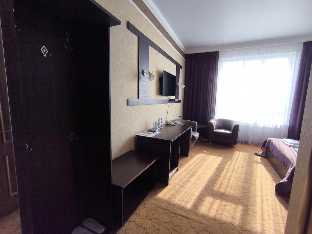 Pride Hotel Taraz Ngoại thất bức ảnh