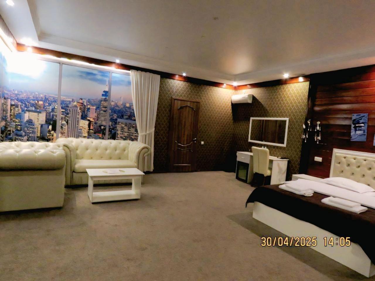 Pride Hotel Taraz Ngoại thất bức ảnh
