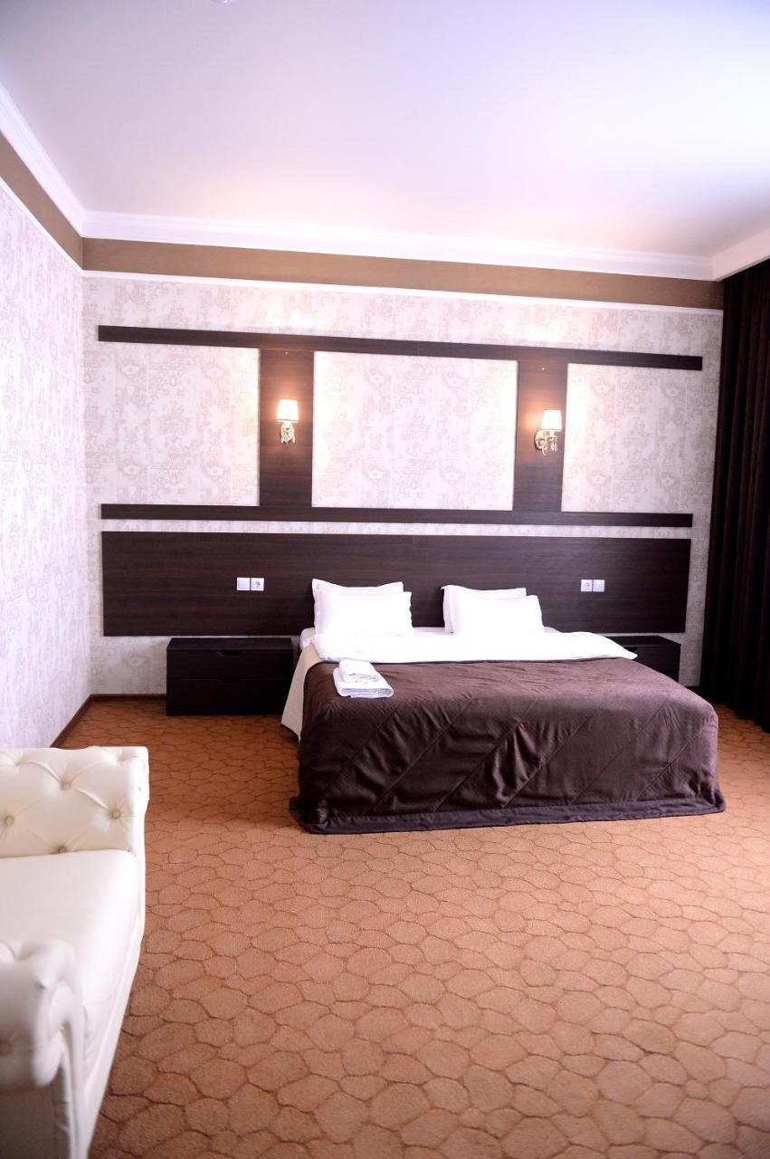Pride Hotel Taraz Ngoại thất bức ảnh