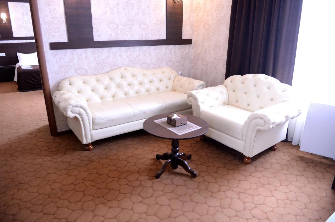 Pride Hotel Taraz Ngoại thất bức ảnh